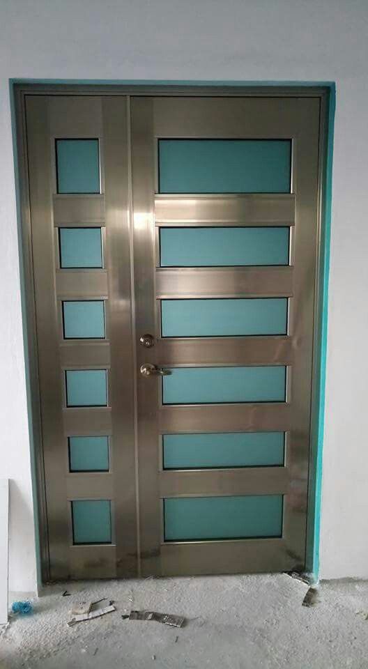 Classic aluminium main doors