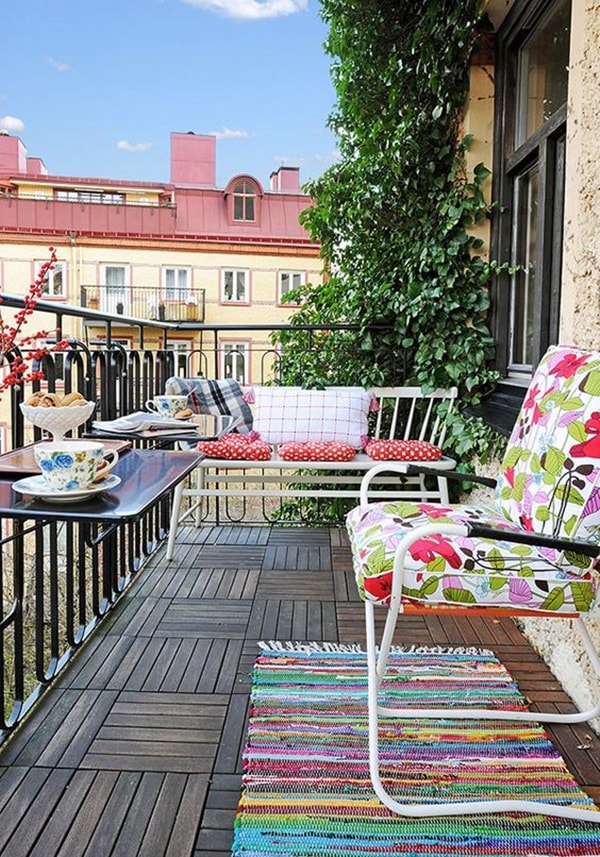 Colorful cushions to decorate balconies