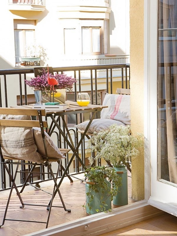 Dining areas on balconies