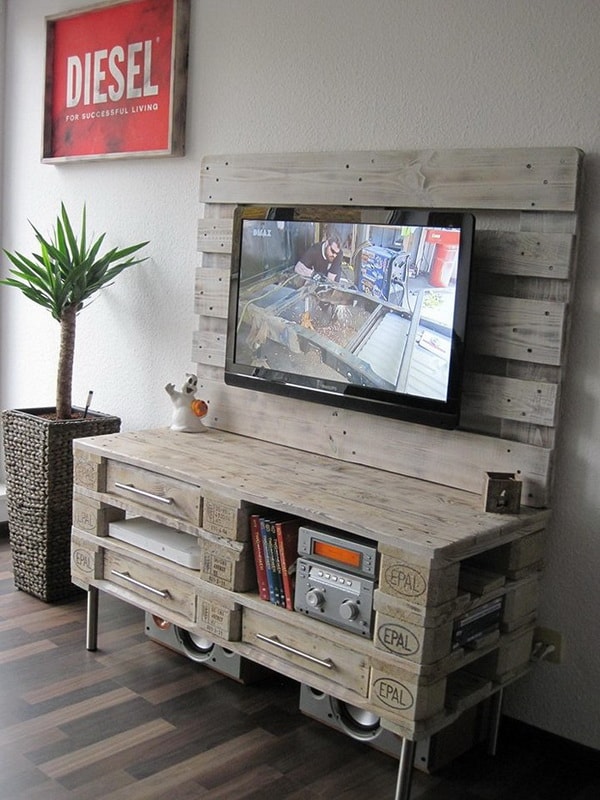 TV cabinet with wooden pallets