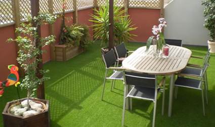 Terrace with artificial grass