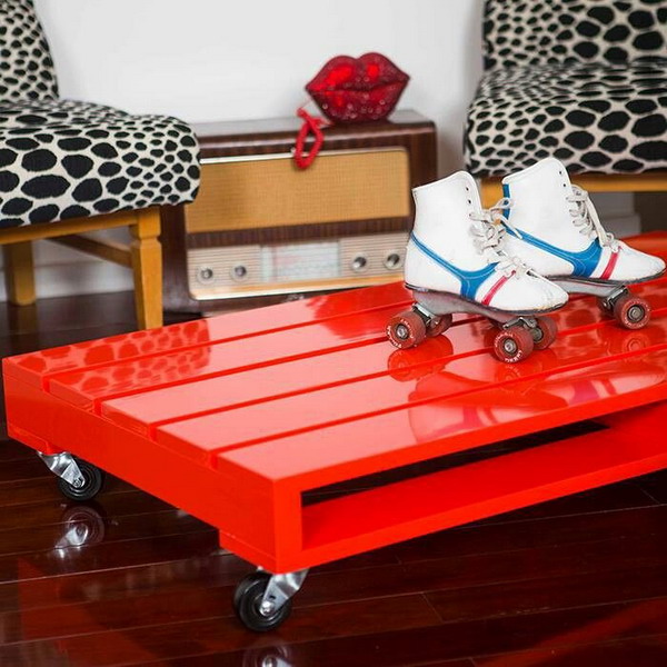 Coffee table with wooden platform