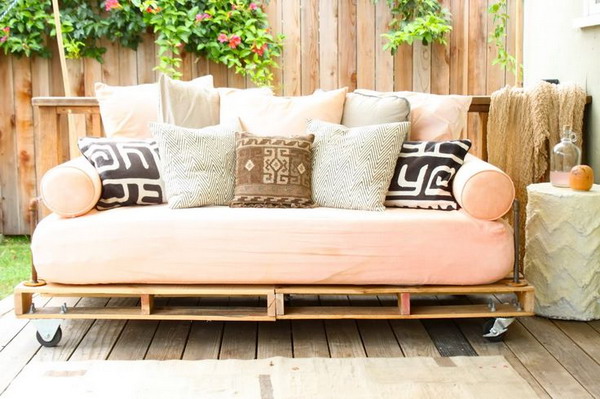 sofa-bed-with-pallets