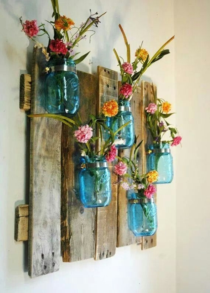 Crafts with cans and glass containers