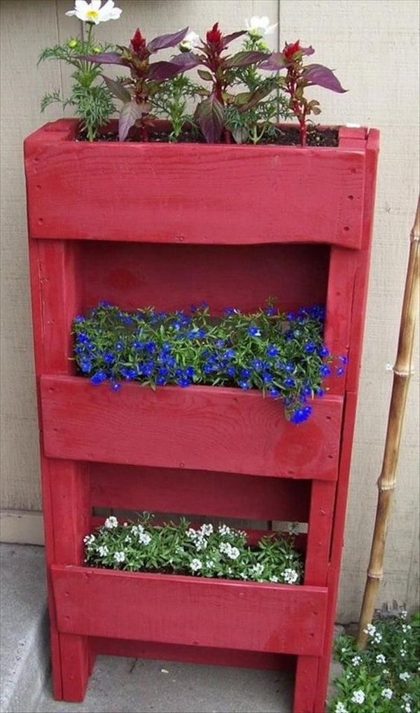 Vertical garden made with pallets
