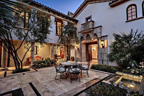 Tuscan-style terrace