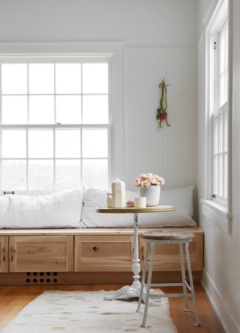 chic farmhouse style breakfast nook with wooden bench