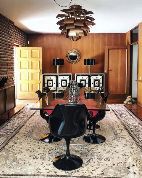 mid century dining room at bibiana fernández's house