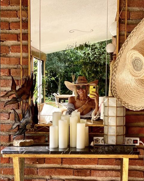outdoor corner with mirror in bibiana fernández's house