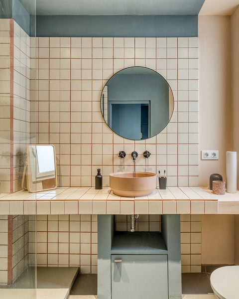 a vintage and cool apartment in barcelona vintage bathroom 50s