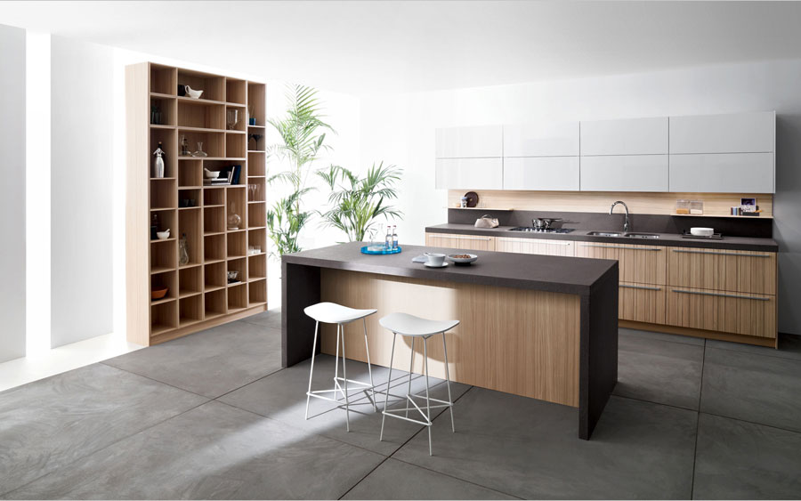 Photo of the kitchen with island and bar shelf for breakfast n.14