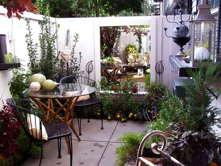Idea for decorating a small garden with design elements n.14