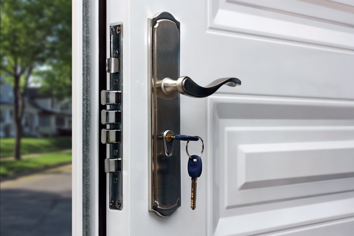 how-to-open-the-locked-entrance-door-5