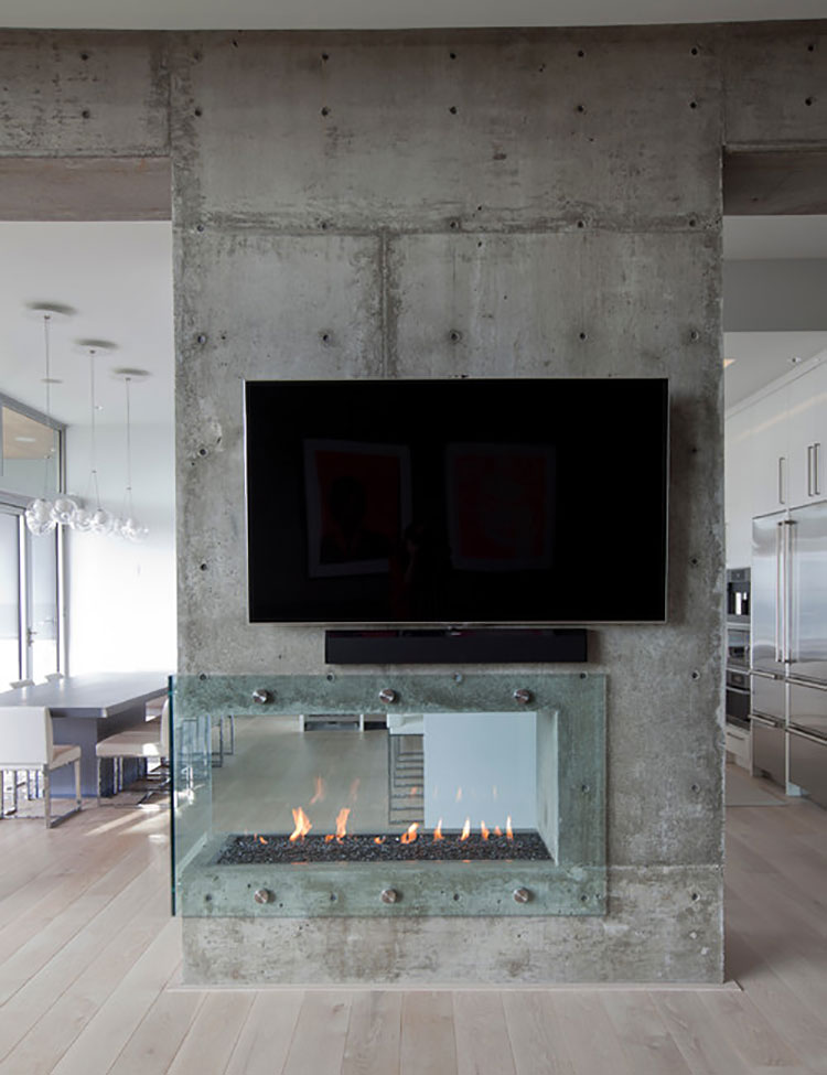 Central fireplace with dividing function n.11