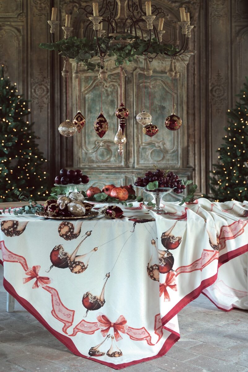 Christmas-decorations-butcher's-table