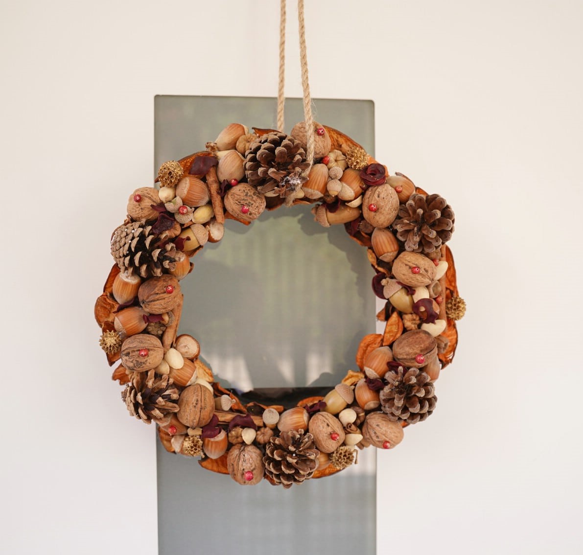 christmas-decorations-with-nuts-25