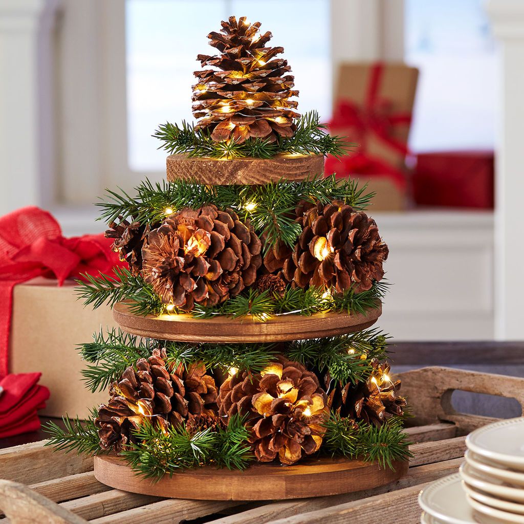 diy-christmas-decorations-with-pine-cones-21