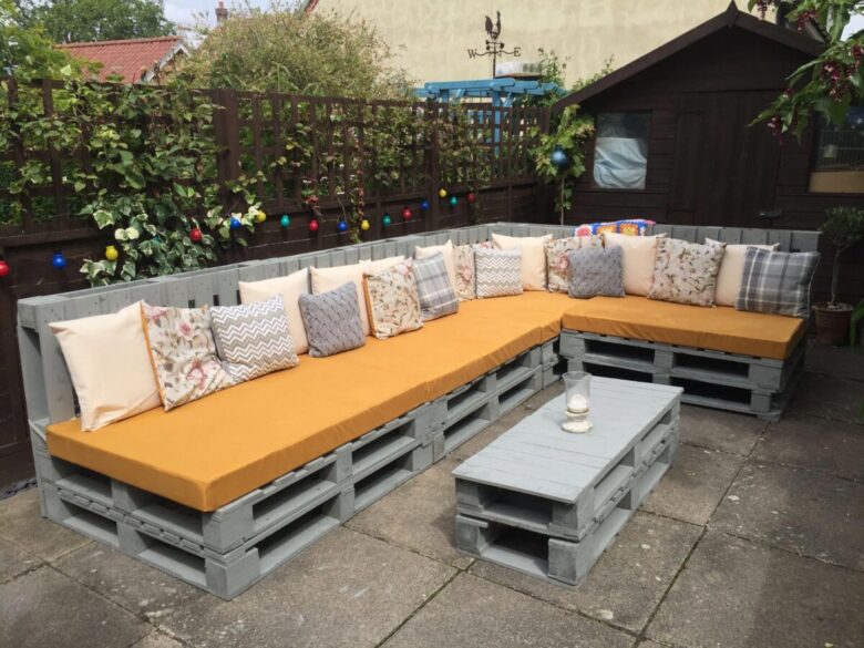 sofa-with-pallet-11