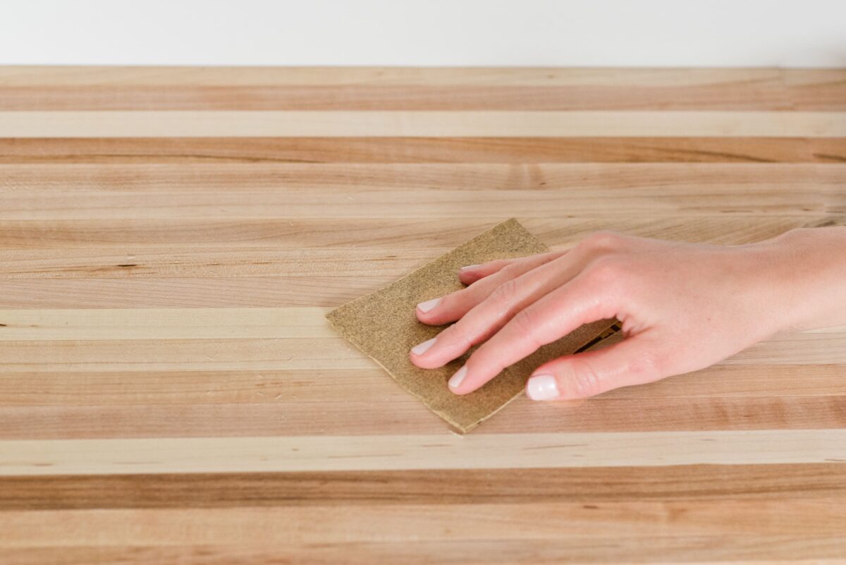 how-to-protect-work-top-wood-kitchen-cleaning