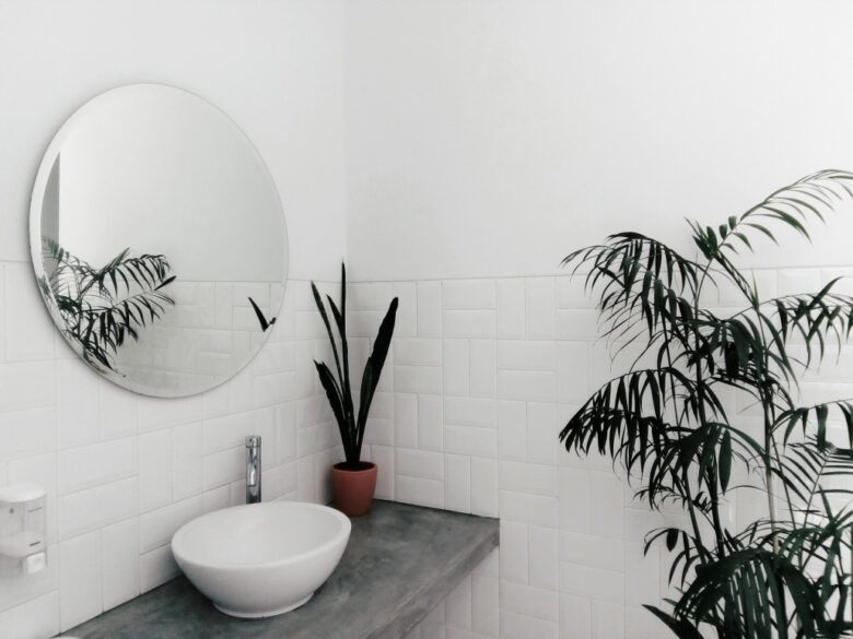 Small-modern-bathroom-ideas-for-decorating-12