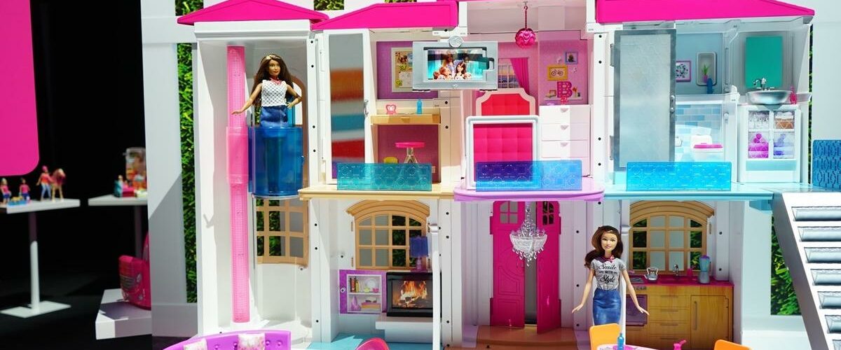 How Long Does It Take To Put Together Barbie Dream House 2021?